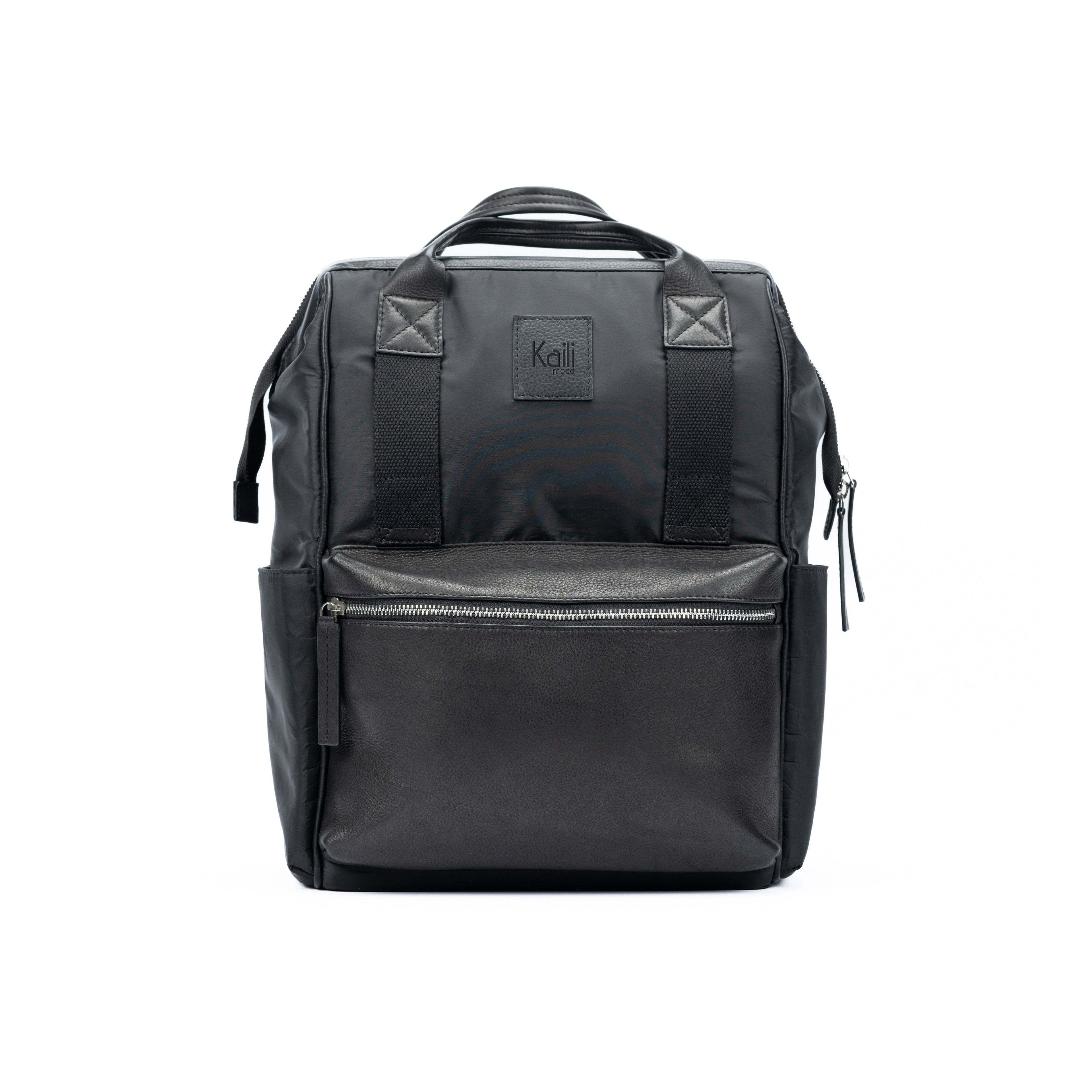 K0037AB | Waterproof Nylon Backpack/Full Grain Leather with Light Grain - Black Color - Polished Nickel Accessories. Dimensions: 27 x 39 x 19 cm - Packaging: Tnt bag