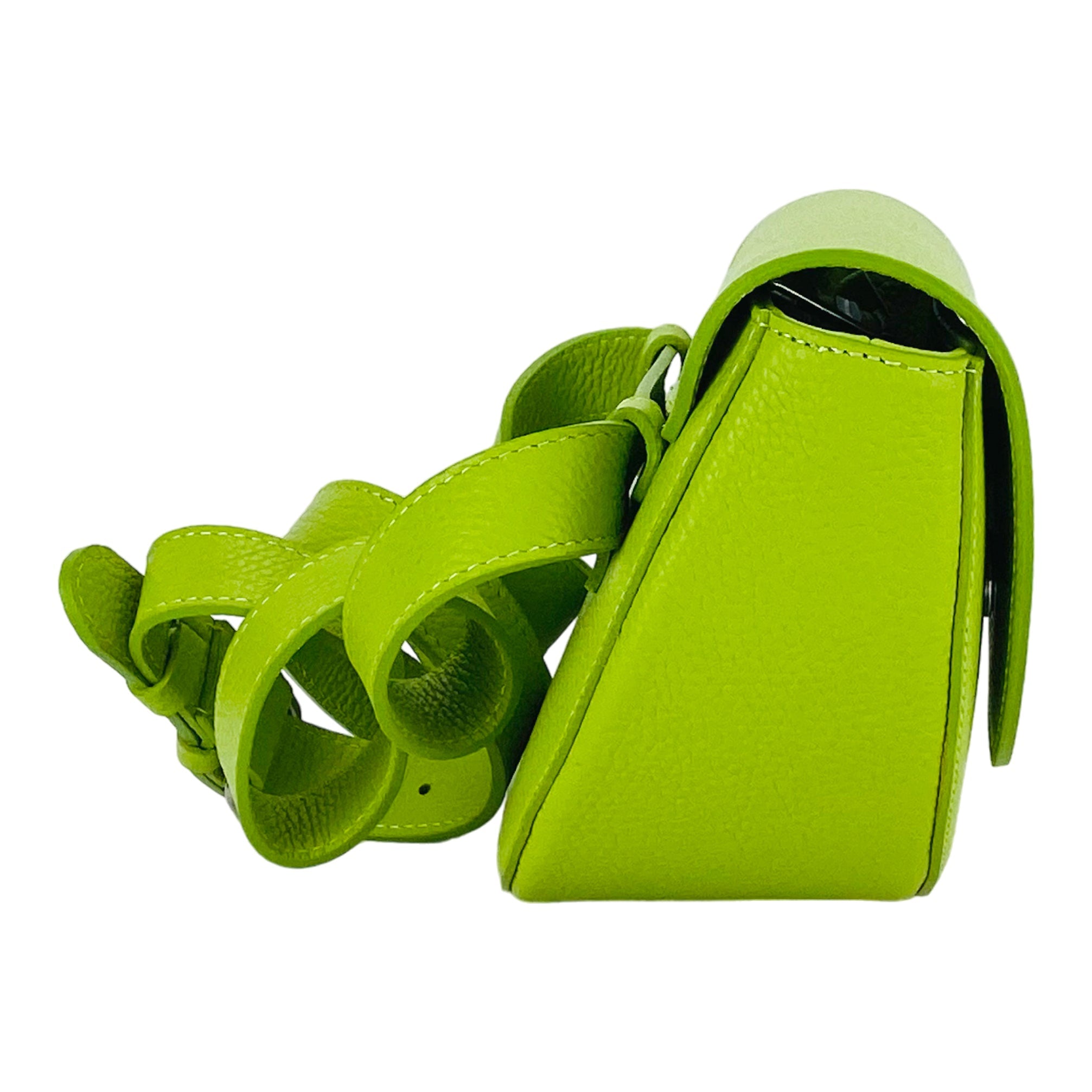 RB1027AD | Women's Rounded Bandolier Bag in Genuine Leather Made in Italy. Removable and adjustable leather shoulder strap. Polished Nickel hardware - Lime color - Dimensions: 25 x 15 x 9 cm.