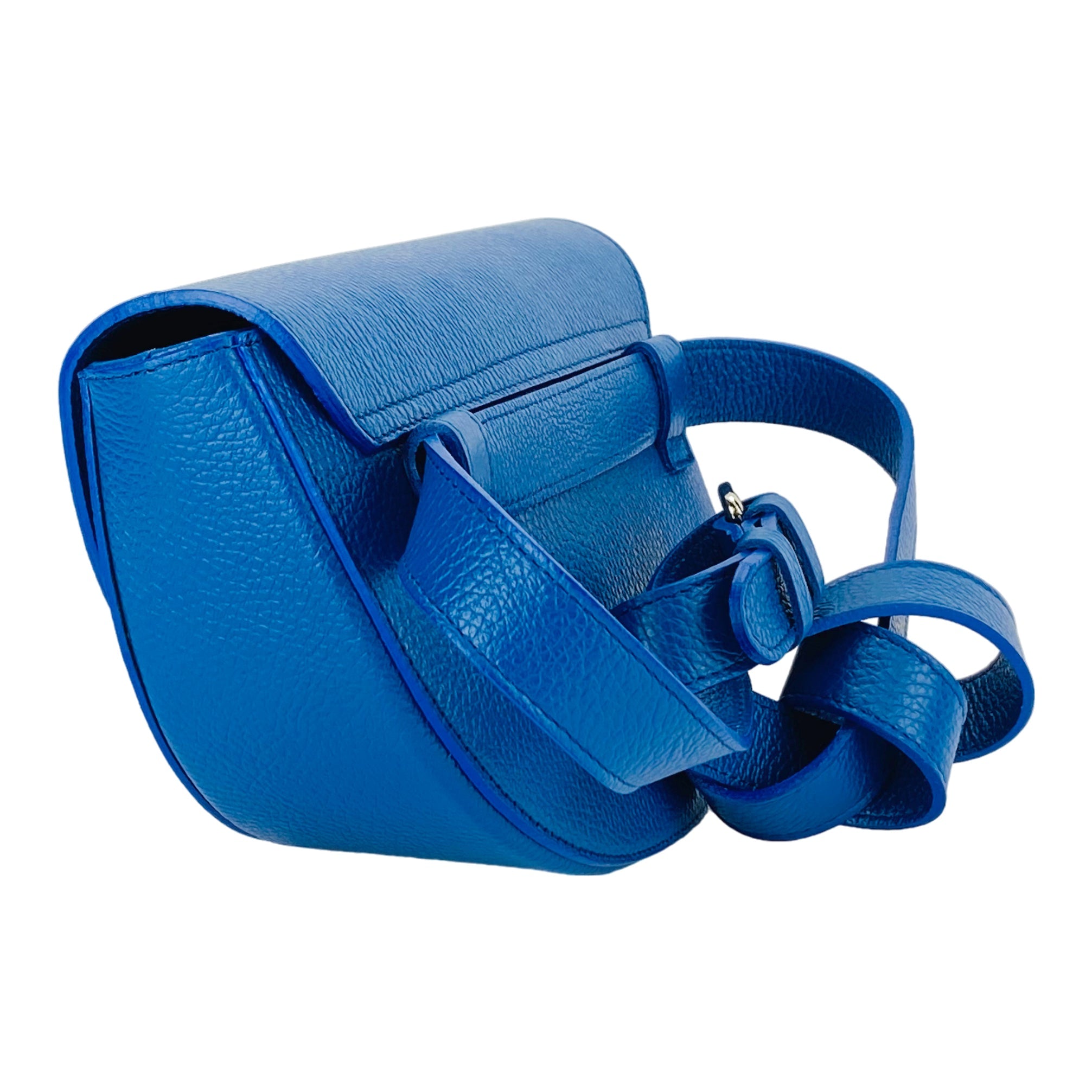 RB1027CH | Women's Rounded Bandolier Bag in Genuine Leather Made in Italy. Removable and adjustable leather shoulder strap. Polished Nickel hardware - Royal Blue color - Dimensions: 25 x 15 x 9 cm.