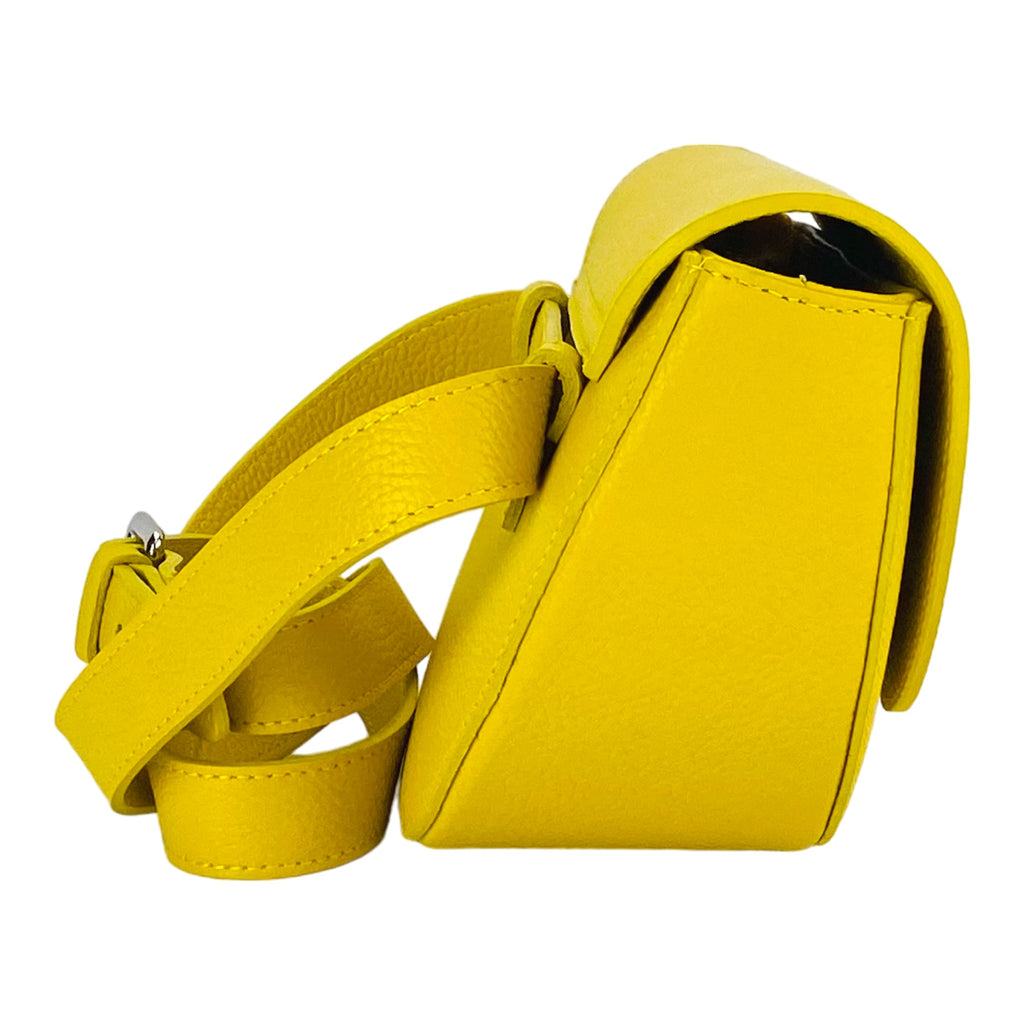 RB1027R | Women's Rounded Bandolier Bag in Genuine Leather Made in Italy. Removable and adjustable leather shoulder strap. Polished Nickel hardware - Yellow color - Dimensions: 25 x 15 x 9 cm.