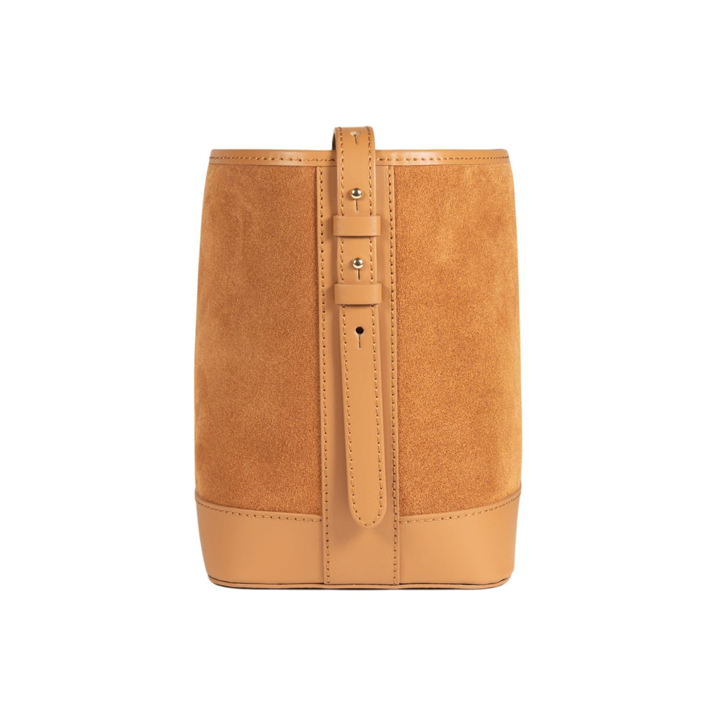 RB1031CQ | BRENDA Genuine Leather Women's Bucket Bag Made in Italy. Shiny Gold metal hardware - Leather color - Dimensions: 25 x 23.5 x 17 cm.