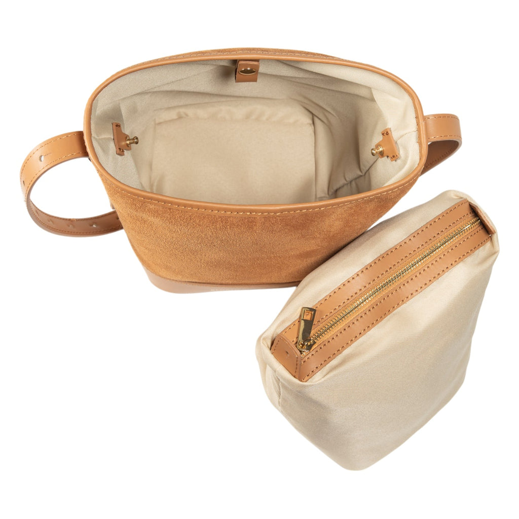 RB1031CQ | BRENDA Genuine Leather Women's Bucket Bag Made in Italy. Shiny Gold metal hardware - Leather color - Dimensions: 25 x 23.5 x 17 cm.