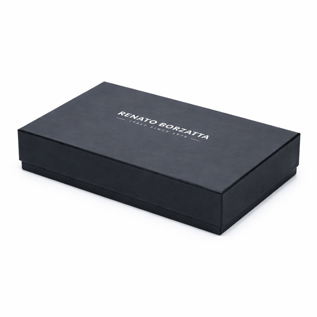 RB1081GA | Women's zip-up wallet, Made in Italy in genuine grained leather. Color: Black. Dimensions: 20 x 10 x 2.5 cm.